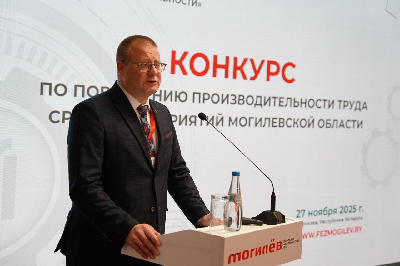 Производственная команда на площадке предприятия